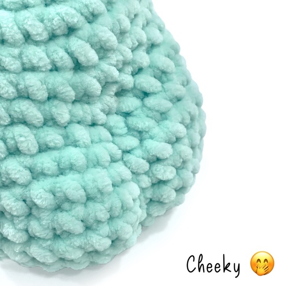 Amigurumi Kawaii Cheeky Frog Hand/Homemade Plushie in Seafoam Green - Picture 3 of 10